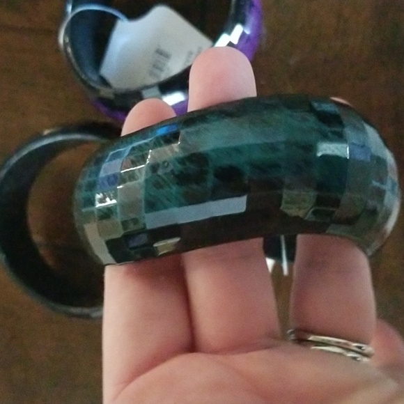 3 plastic bangles - Picture 2 of 6